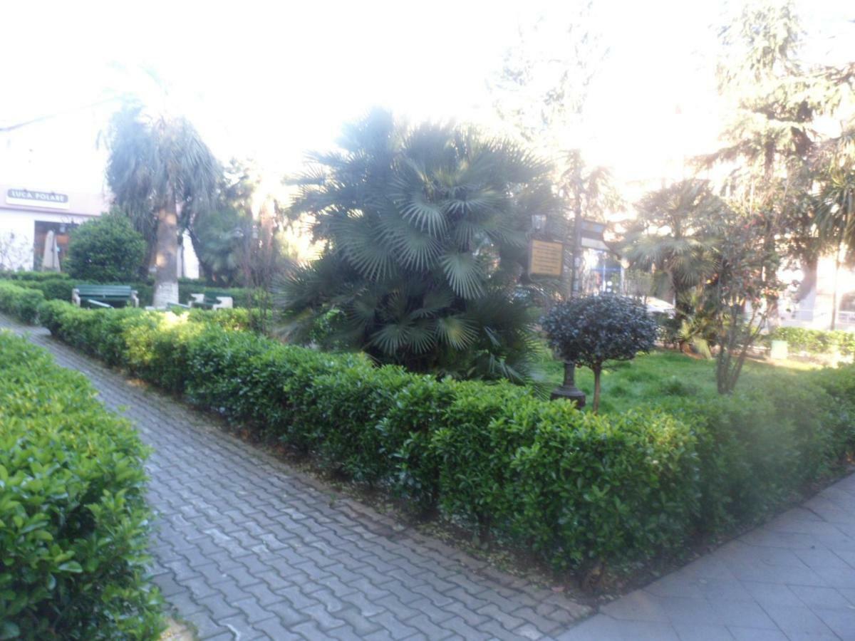 Apartment Zurabi 巴统 外观 照片